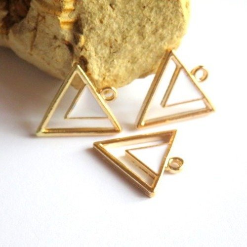 Breloque géométrique émaillé blanc doré triangle 15 mm