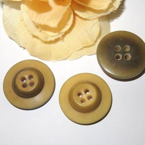 3 boutons anciens beige et marron 20 mm