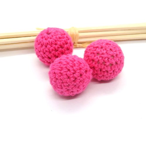 Perle en bois crochet coton rose fuchsia 20 mm