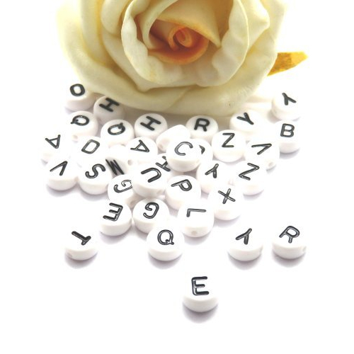 50 perles rondes alphabet acrylique blanche et noire 7 mm