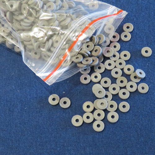 500 perles heishi polymère grise 6 mm