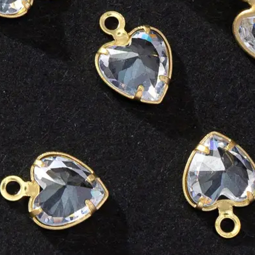 2 breloques / pendentifs cœur strass blanc métal doré