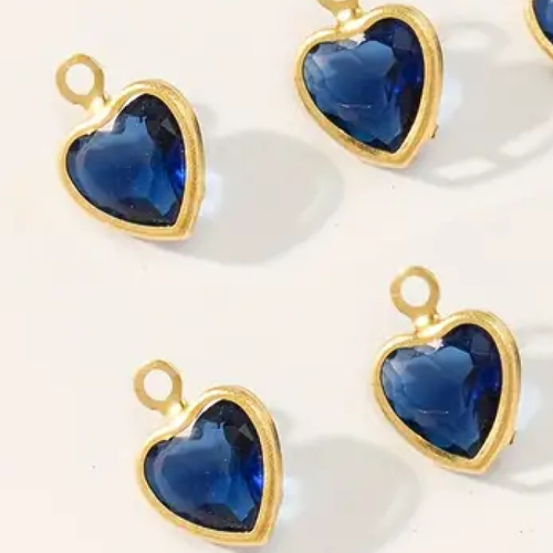 2 breloques / pendentifs cœur strass bleu métal doré