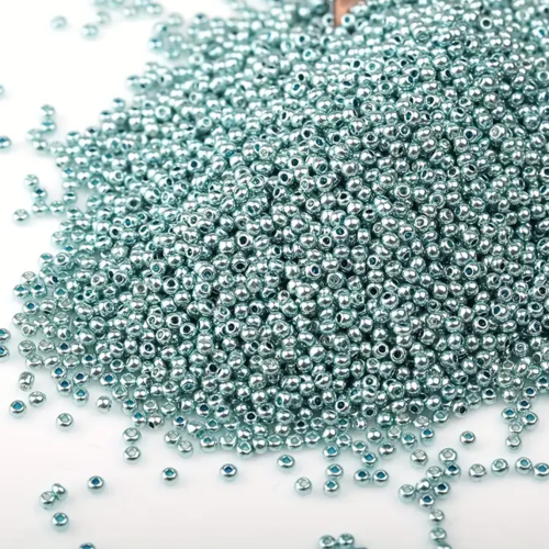 1500 perles de rocaille bleu turquoise 2 mm
