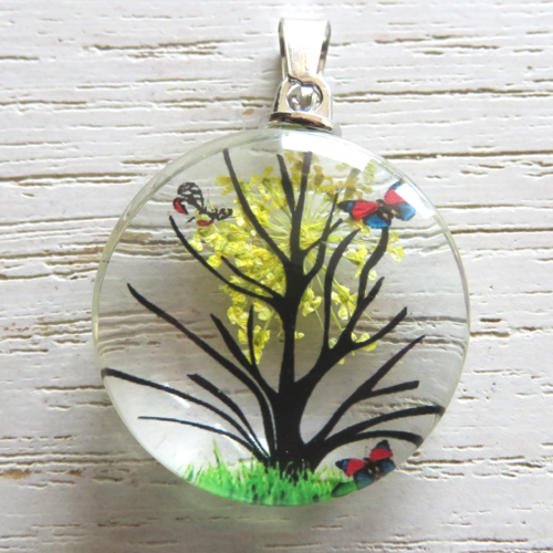 Pendentif en verre arbre de vie jaune fleur séchée