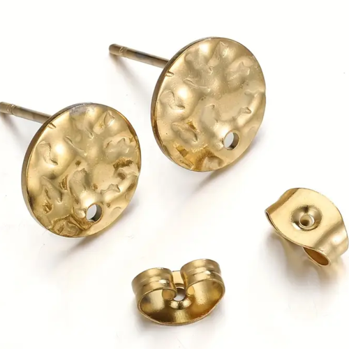 2 boucles d'oreilles clous / puces ronds dorés martelé acier inoxydable 10 mm