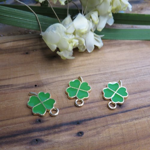 5 breloques trèfles 4 feuilles émaillé vert et dorés 17 mm
