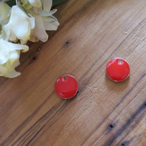 Pendentif émaillé rond sequin rouge bordeaux 10 mm