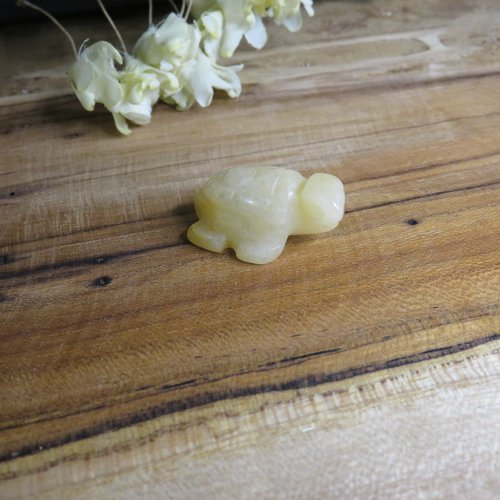 Tortue pierre en jade naturelle non percée