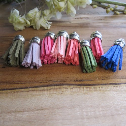 8 pompons / glands suédine coupole argentée rose, bleu, vert, mauve, marron....