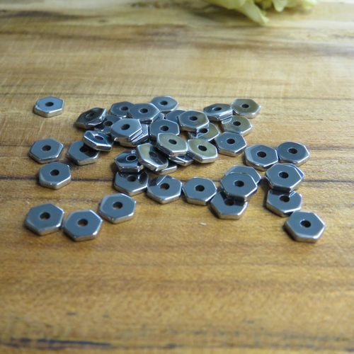 25 perles hématite hexagonale argenté 6 x 1 mm