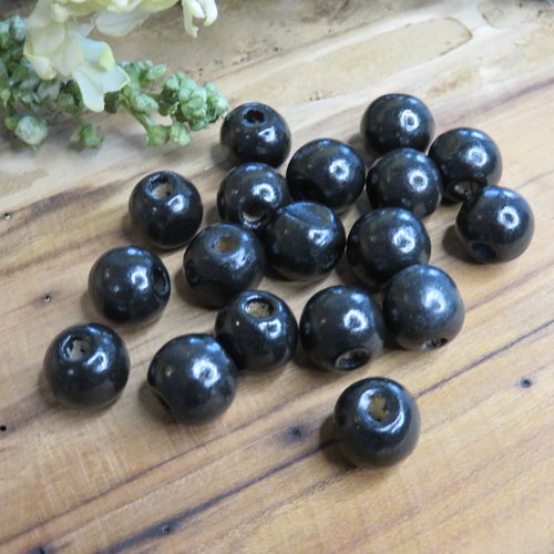 50 perles en bois rondes de couleur noire 8 mm