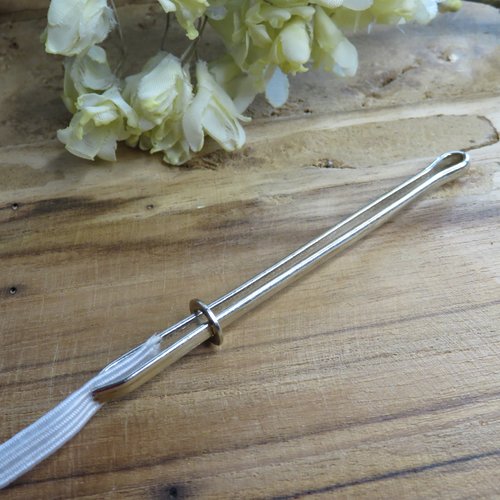 Enfileur pince élastique, cordon, ruban