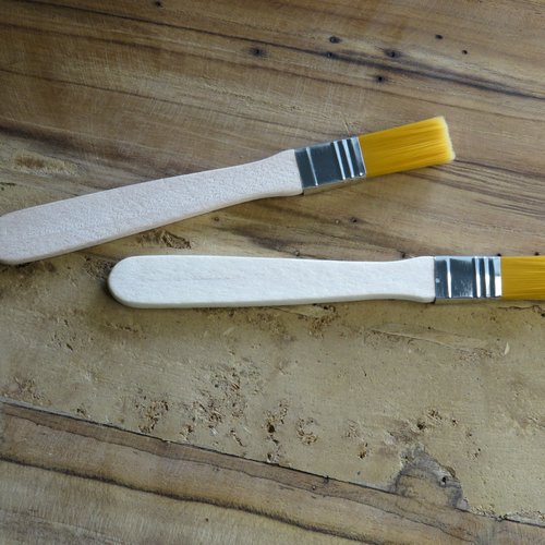 Lot de 2 pinceaux bois 13 mm