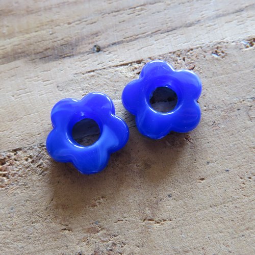 Lot 3 perles fleur acrylique bleu marbré 15 mm