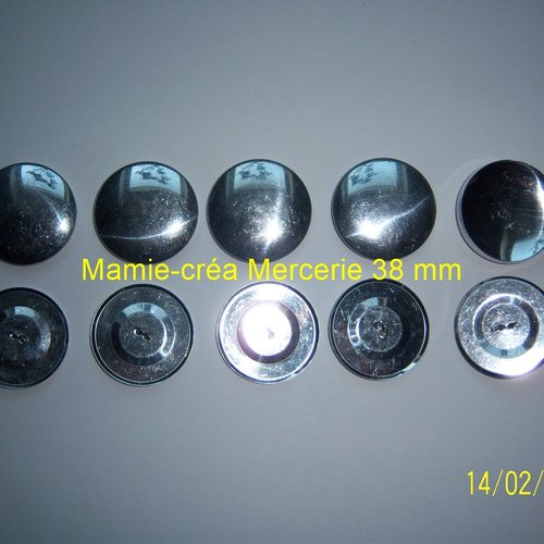 Lot de cinq boutons 38 mm en métal à recouvrir