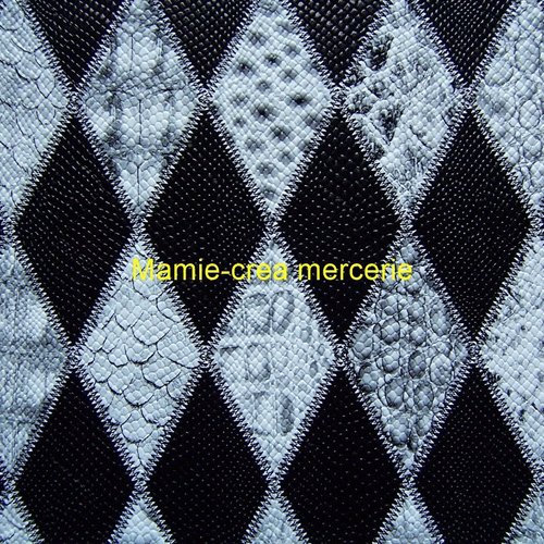 Coupon de tissu simili cuir pour loisir créatif façon serpent anaconda couleur noir et blanc