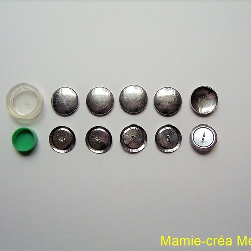 Kit de cinq boutons 28 mm en métal à recouvrir avec outil de pose