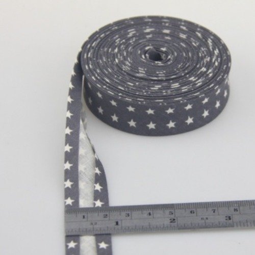 Biais replié etoiles blanches fond gris - coton  - 20 mm - vendu au mètre