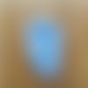 1 grand pompon - breloque fausse fourrure - bleu 