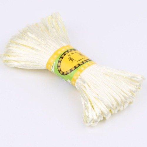 Cordon polyester - ecru - 2.5 mm - vendu au mètre