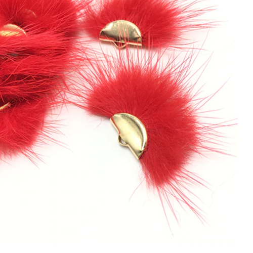 1 pendentif - breloque pompon fausse fourrure - demi lune - rouge