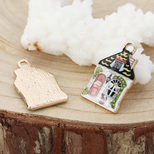 1 breloque - pendentif - maison - chat -  émaillée -  métal doré
