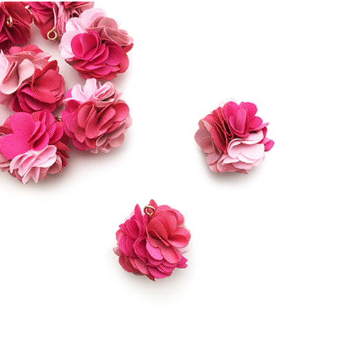 1 pendentif - breloque pompon fleurs - tons fuchsia - rose - r8402