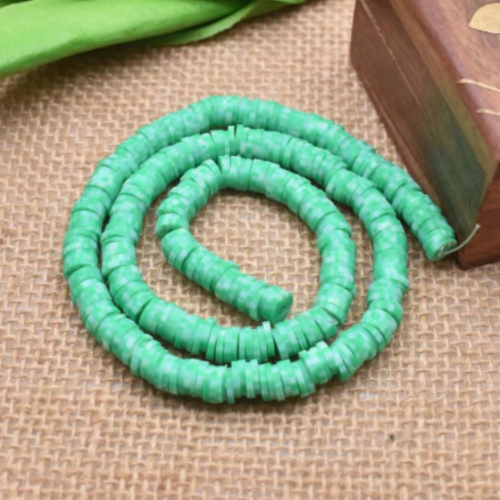 1 chapelet perles heishi - rondelles en pâte polymère - 6 mm - vert - r280