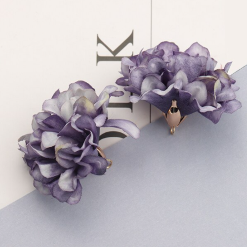1 pendentif - breloque pompon fleurs - parme r511