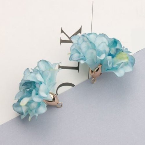 1 pendentif - breloque pompon fleurs - bleu r510