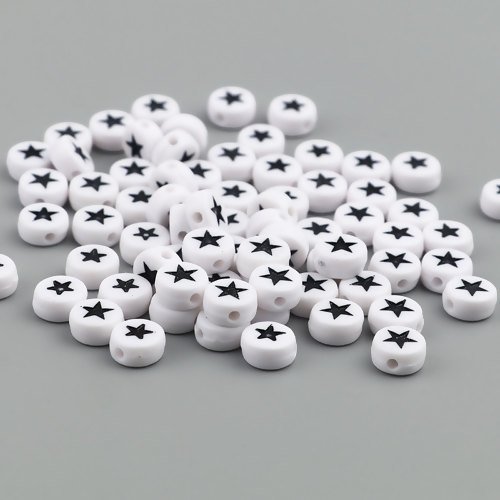 1 lot de 100 perles etoiles noires sur fond blanc en acrylique