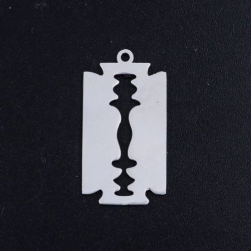 1 breloque pendentif - lame de rasoir -  argenté - acier inoxydable