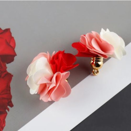 1 pendentif - breloque pompon fleurs - rouge - ivoire - vieux rose -  l2132