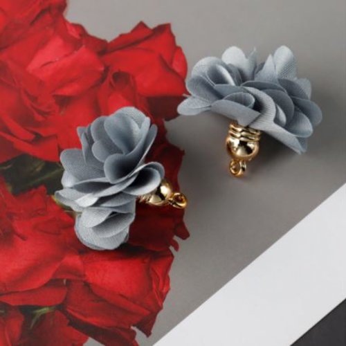 1 pendentif - breloque pompon fleurs - gris - l2122