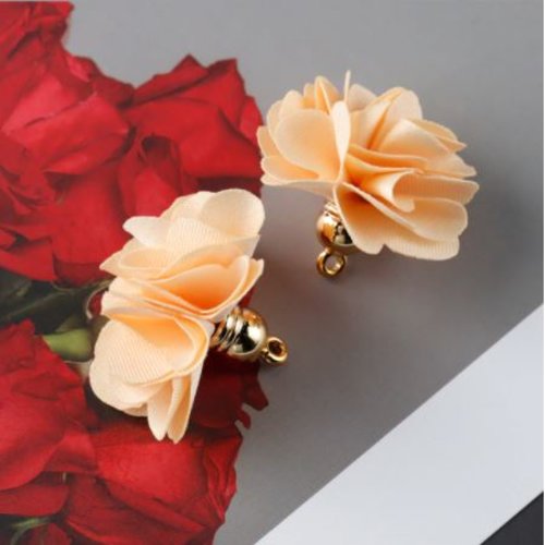 1 pendentif - breloque pompon fleurs - chair - l2104