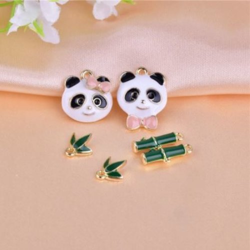 Lot de 4 breloques pendentifs - panda et bambou - emaillé - couleur doré