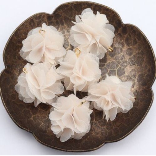 1 pendentif - breloque pompon fleurs - ecru - r4301
