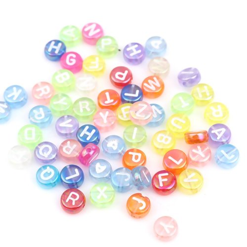 1 lot de 500 perles lettres alphabet en acrylique - lettres blanches sur fond multicolore - p583