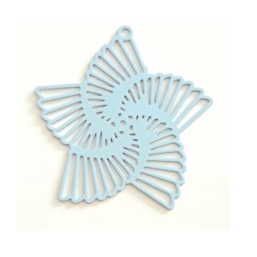1 pendentif estampe moulin à vent - fleurs - filigrane - laser cut - bleu ciel