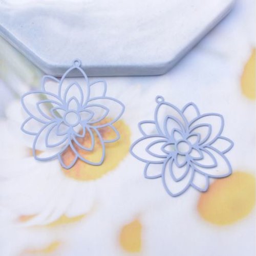 1 pendentif estampe - fleurs - filigrane - laser cut - gris