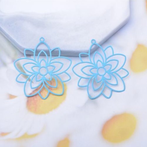 1 pendentif estampe - fleurs - filigrane - laser cut - bleu
