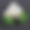 1 pendentif - breloque pompon fleurs - vert - f16202s