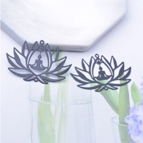 1 breloque pendentif  fleur de lotus -yoga - laser cut - noire