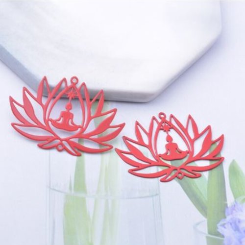 1 breloque pendentif  fleur de lotus -yoga - laser cut - rouge