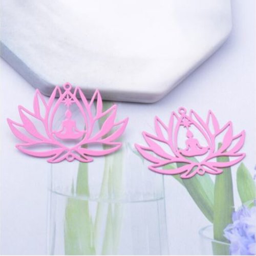 1 breloque pendentif  fleur de lotus -yoga - laser cut - rose