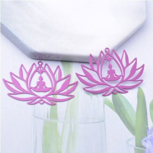 1 breloque pendentif  fleur de lotus -yoga - laser cut - violet