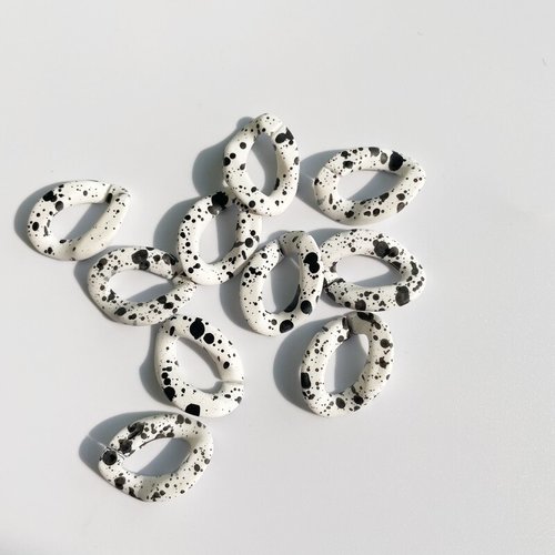 4 anneaux maillons ouverts torsadés en acrylique - noir et blanc - 21 x 30 mm - r213