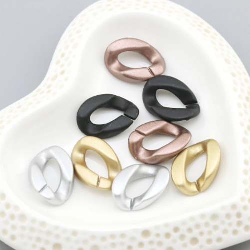 5 anneaux ouverts torsadés en acrylique - argenté - doré - noir et bronze