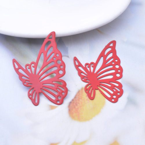 1 pendentif estampe - papillon - filigrane - laser cut - rouge